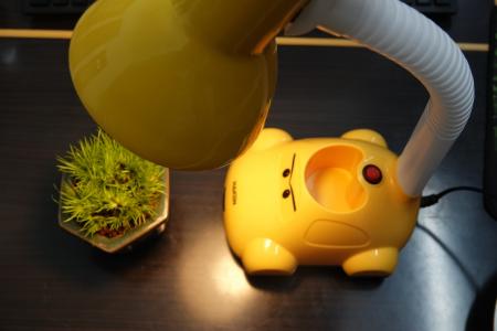 Đèn học sinh HAKEN Model HK-HS08/Y ( chưa có bóng )